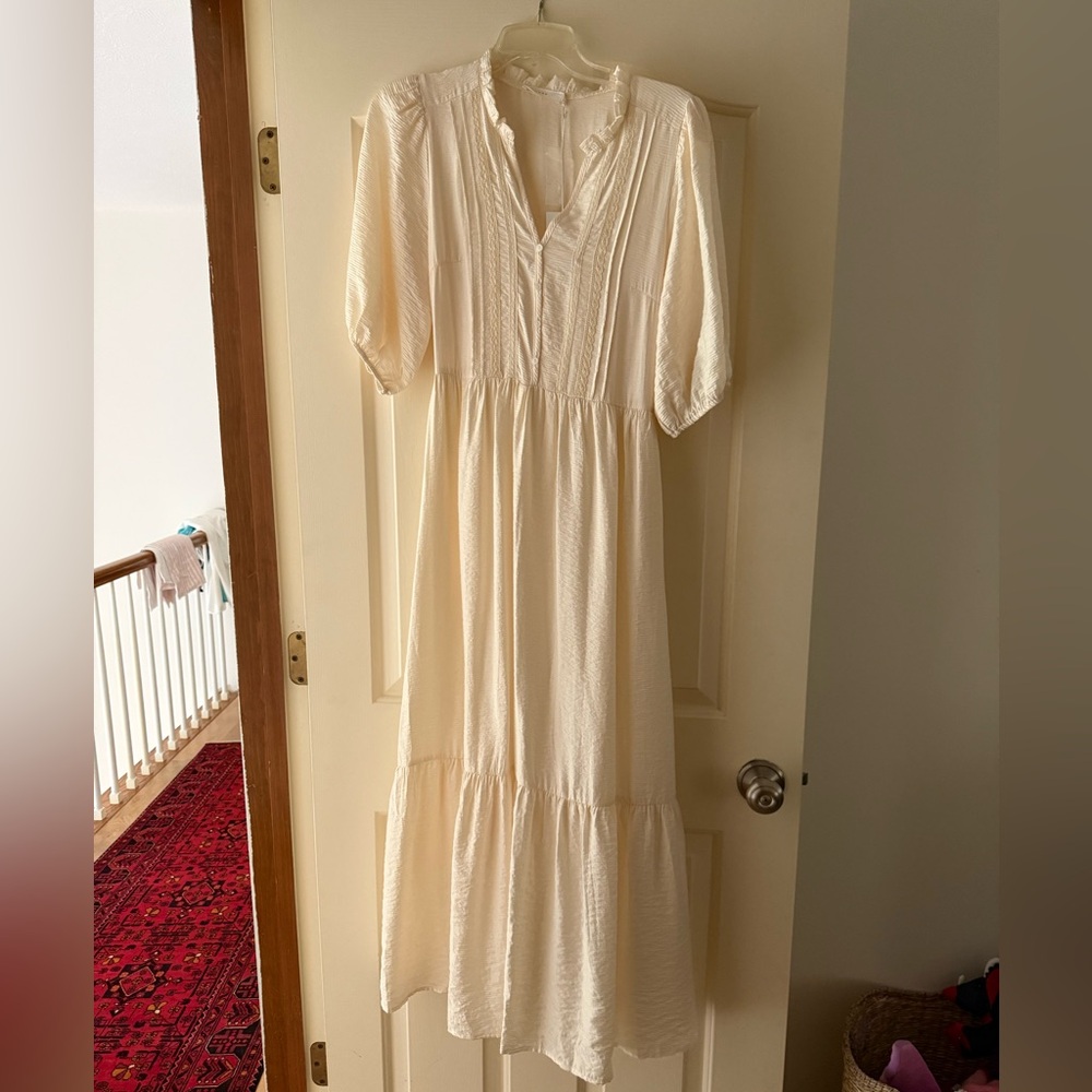 *NWT* Lush Maxi Cream Short Sleeve Dress with Lace Detail